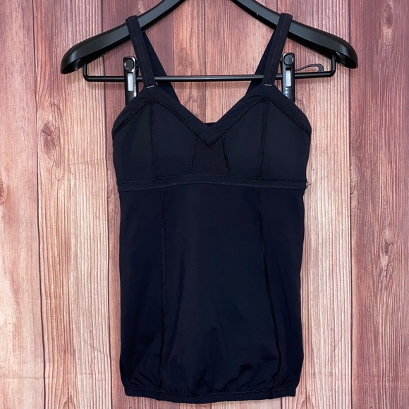lululemon athletica Tops - Lululemon Built in bra strappy active Size 4